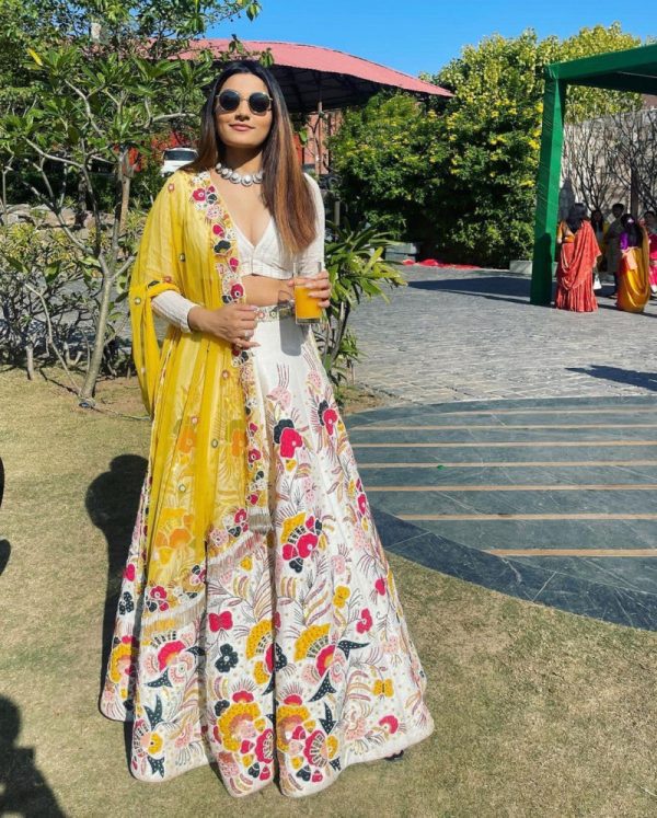 Lovely Wear White And Yellow Heavy Work Choli